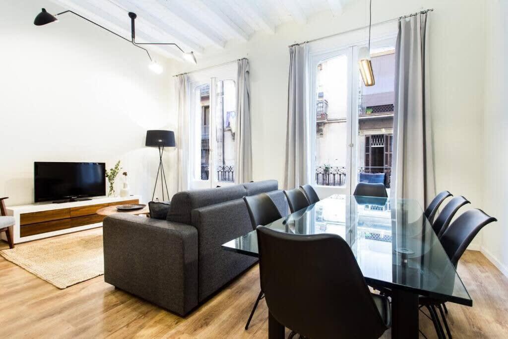 Bright And Modern 4bedroom With Terrace In Ramblas P2 Apartment Barcelona