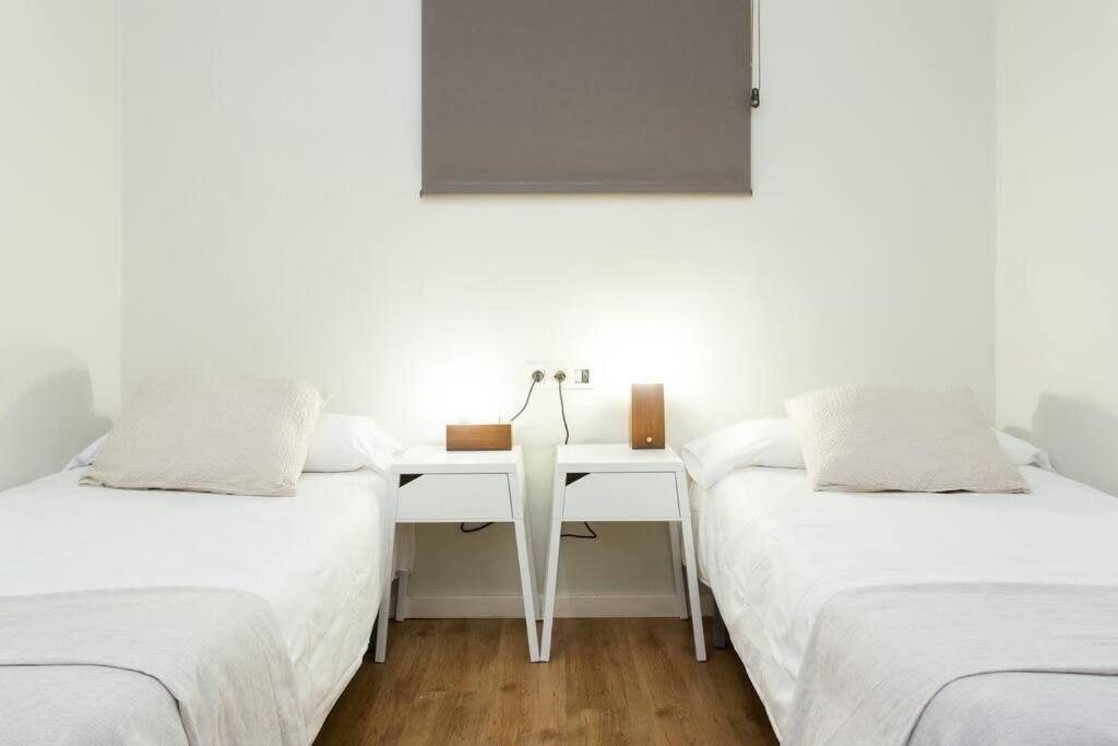 Appartement Bright And Modern 4bedroom With Terrace In Ramblas P2 Barcelona